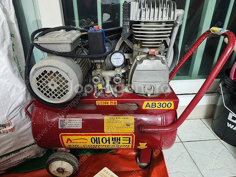 콤프레샤 AB300 에어뱅크 팝니다--0