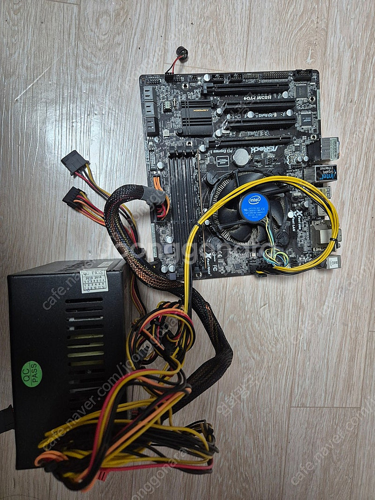 i5 4690 보드셋 판매합니다.--0