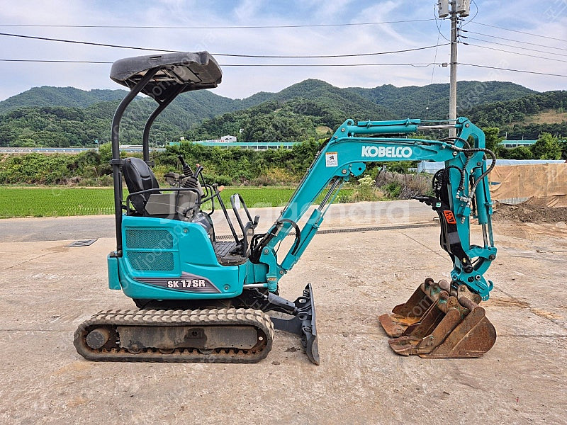 농장용 중고굴삭기 2019년식 코벨코 SK17 코끼리집...--3