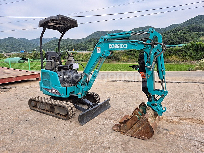 농장용 중고굴삭기 2019년식 코벨코 SK17 코끼리집...--4