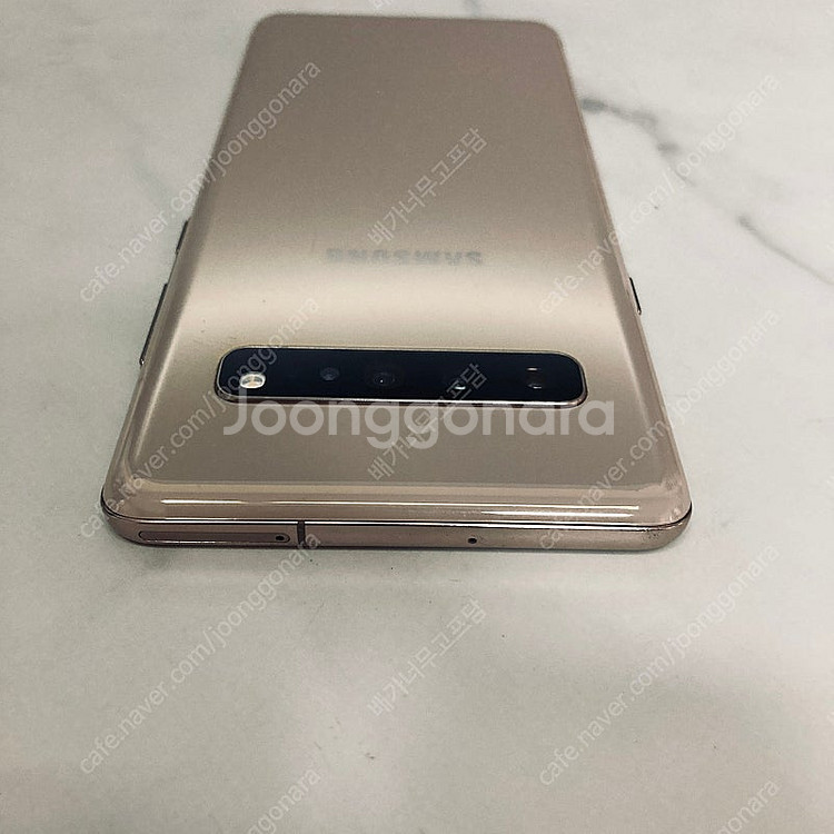 갤럭시 S10 5G 골드 256기가 7만원 판매합니다!--3