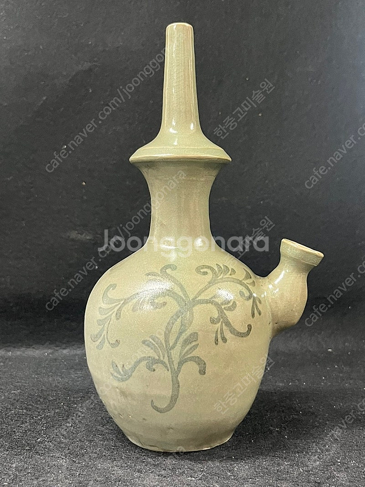 고려 청자 철채 초화문 정병--2
