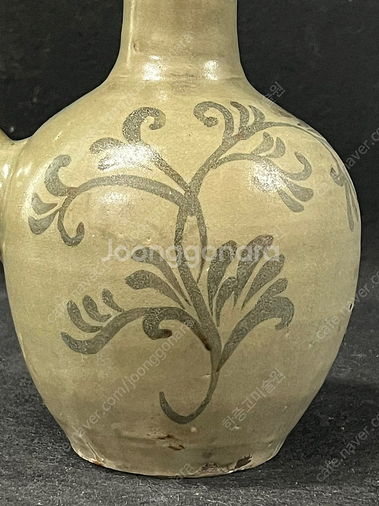 고려 청자 철채 초화문 정병--4