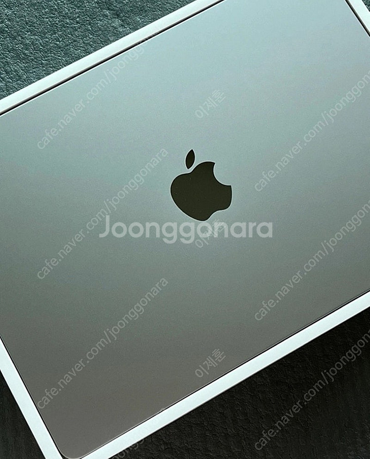 맥북에어 M2 13 스페이스그레이 8gb / 256gb--0