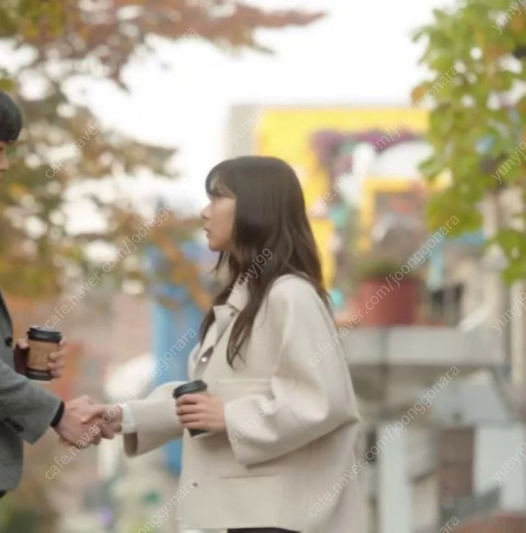 설인아 착용 쥬시쥬디 코트 이미지