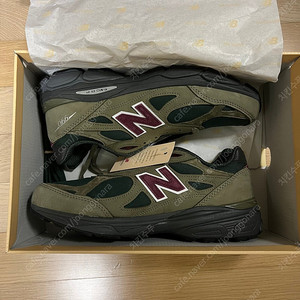 [새제품] 뉴발란스 990 v3 그린퍼플 280 꿀매