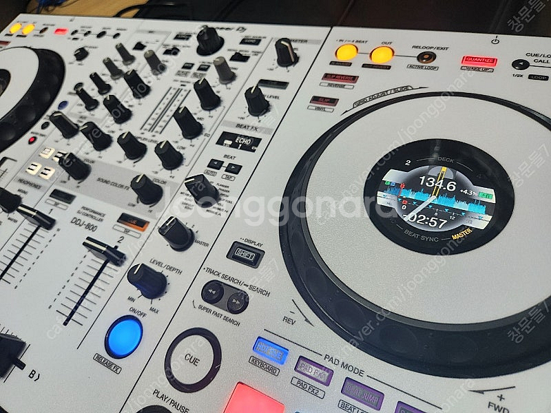 ddj 800 화이트 스킨 + UDG가방 상태좋음--2