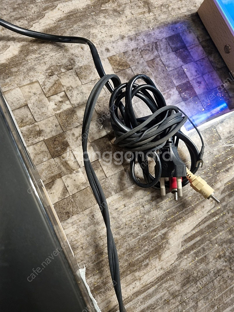 대우 턴테이블 8만원에 팝니다. (트랙오토무브기능 있으며, 인천 직거래 가능합니다)--3