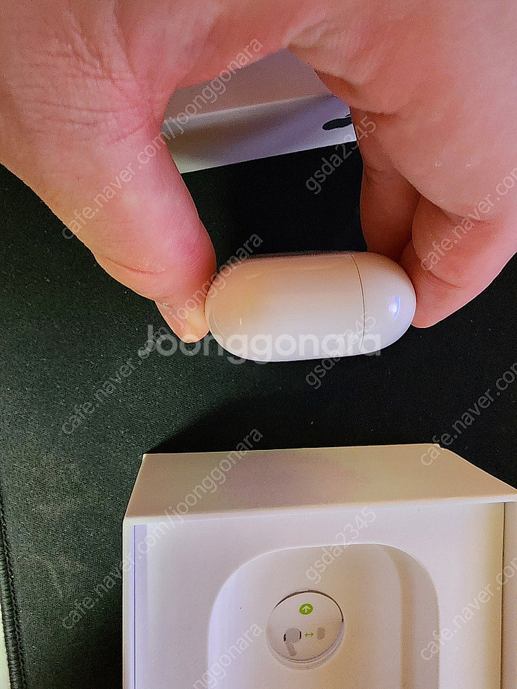 에어팟프로2 중고 판매합니다--2