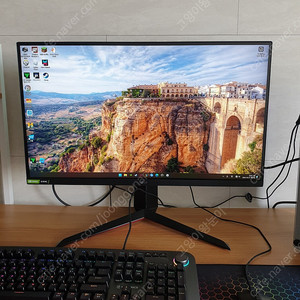 LG 울트라기어 27GN650 FHD 144hz 27인치 모니터 팝니다.