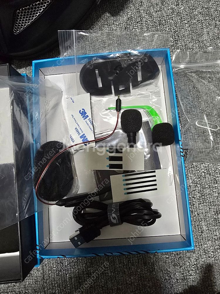 홍진 알파11 풀페이스 헬멧 + 비모토 V8S 판매합니...--2
