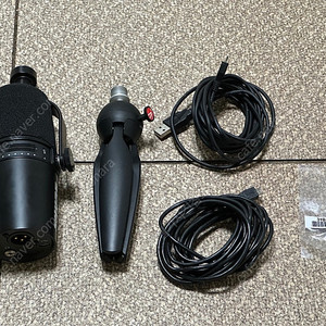 슈어 MV7 Podcast Kit USB/XLR 하이브리드 다이나믹 마이크