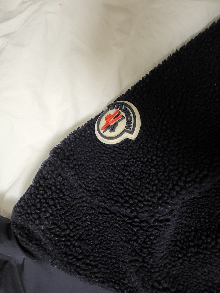 몽클레어 후리스 집업--1