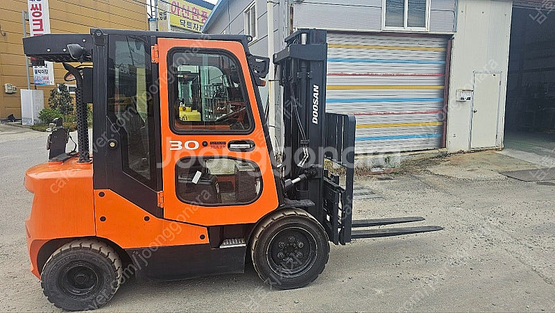 디젤 지게차 3톤 2단 두산 복합식 차량상태좋음--0