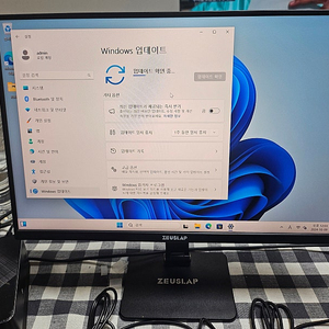 제우스랩 16인치 휴대용 모니터 풀박스 팔아요 (거치대 포함 )