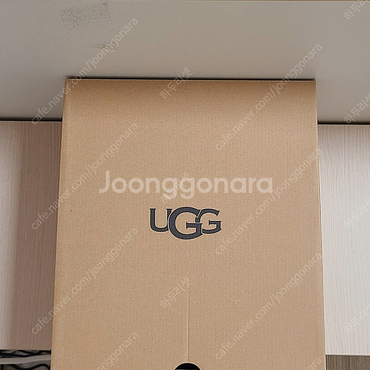 어그 클래식 클리어 부츠 7사이즈 새상품 240--1
