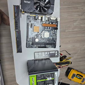 I7 6700 , gtx1060 3g, 메모리 8g , 600w 파워세트 판매합니다.