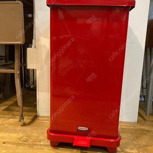 러버메이드 Rubbermaid Defenders ST12 Square Waste Step-Can 6.5 Gallon 24리터 페달 쓰레기통