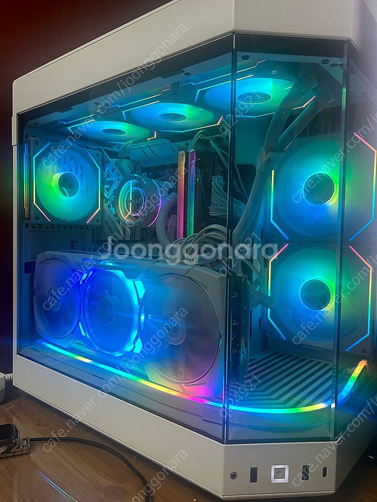 rx 7900xtx 타이치 화이트--1
