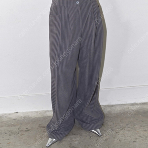 폴리수엠 STRIPE OVERSIZED TUCK PANTS