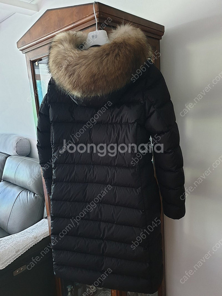 몽클레어 몽클레르 클로에 4사이즈 블랙을 판매합니다.--1