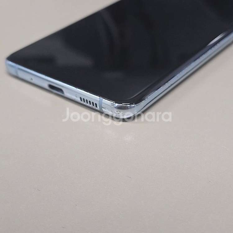 갤럭시 S20플러스 스카이블루 256기가 미세잔상 상태...--6