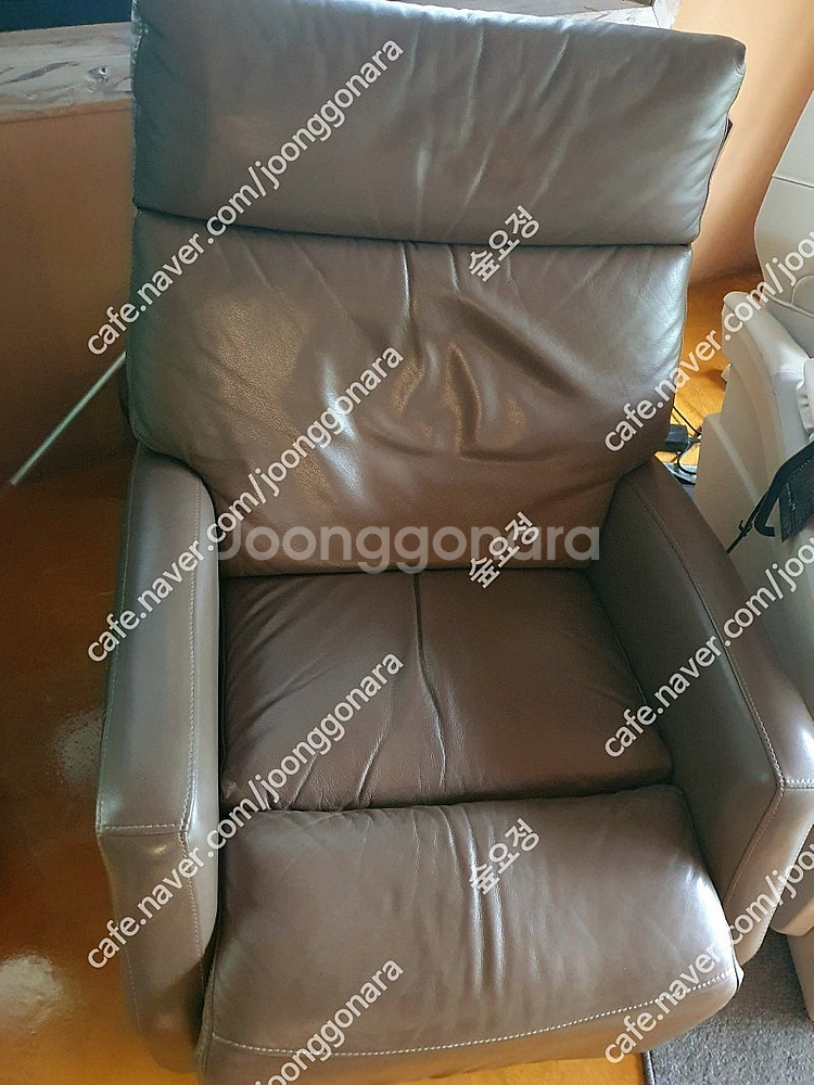 로로다비니 천연 소가죽 리클라이너 소파 18만원에 팝니...--0