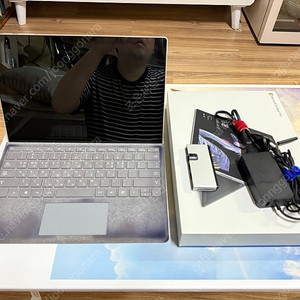 SurfacePro 5 판매합니다.