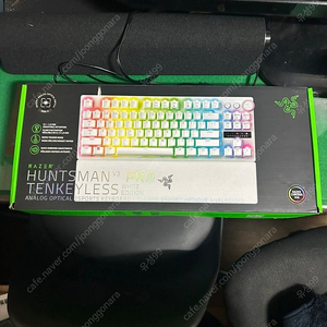 레이저 헌츠맨 V3 PRO TKL 화이트