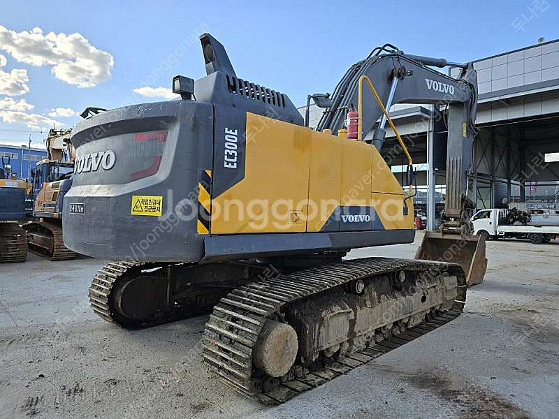 볼보 EC300E 2015년식 10 궤도형 중고굴삭기--2