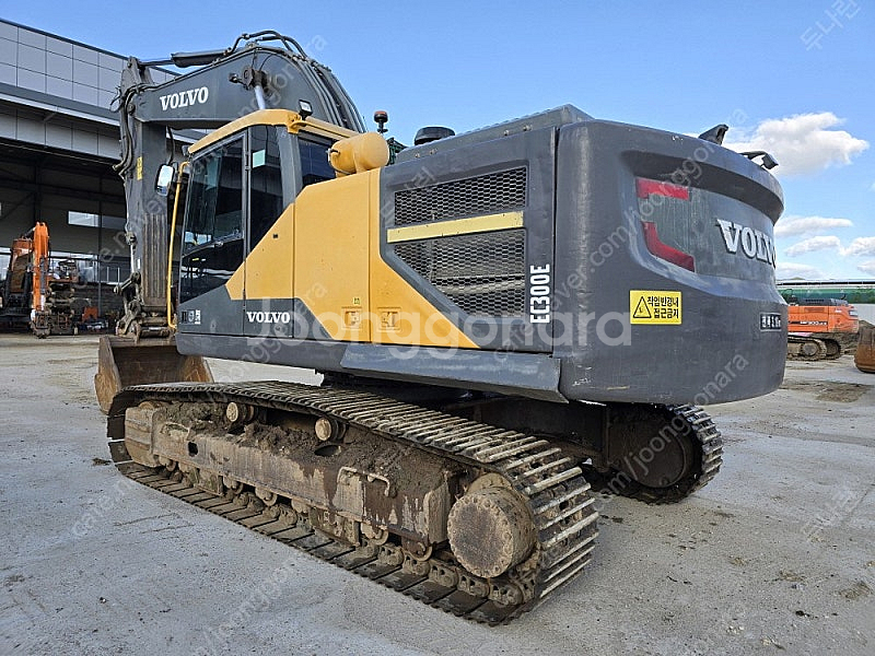 볼보 EC300E 2015년식 10 궤도형 중고굴삭기--4
