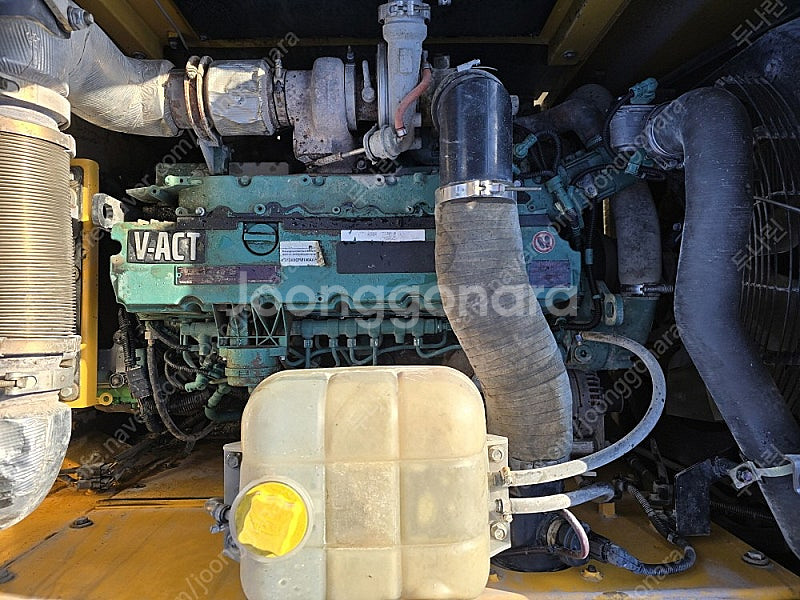 볼보 EC300E 2015년식 10 궤도형 중고굴삭기--6