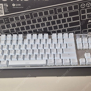 커세어 K70 pro tkl mgx 자석축 래피드트리거 키보드(화이트)