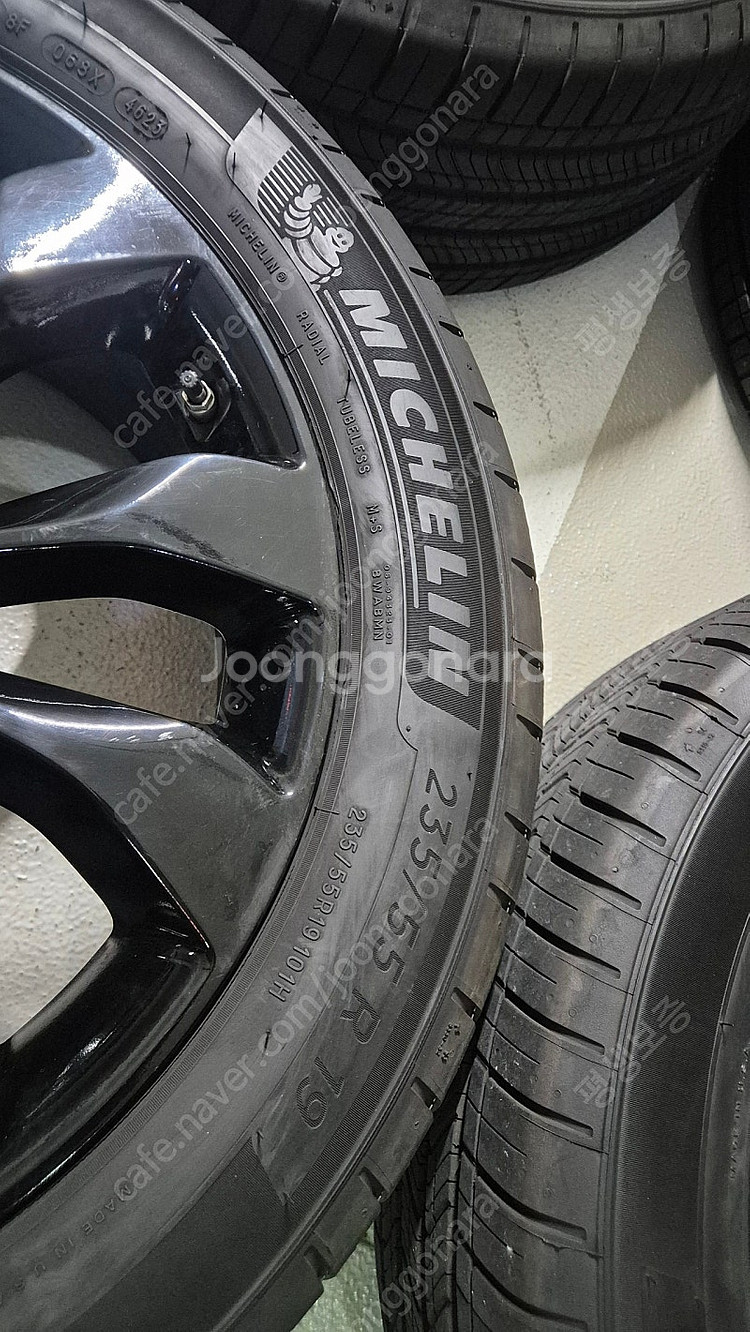 쏘렌토 UM 튜온 휠 19인치 + 235 55 19 타이어 미쉐린 (24시간 거래)--2