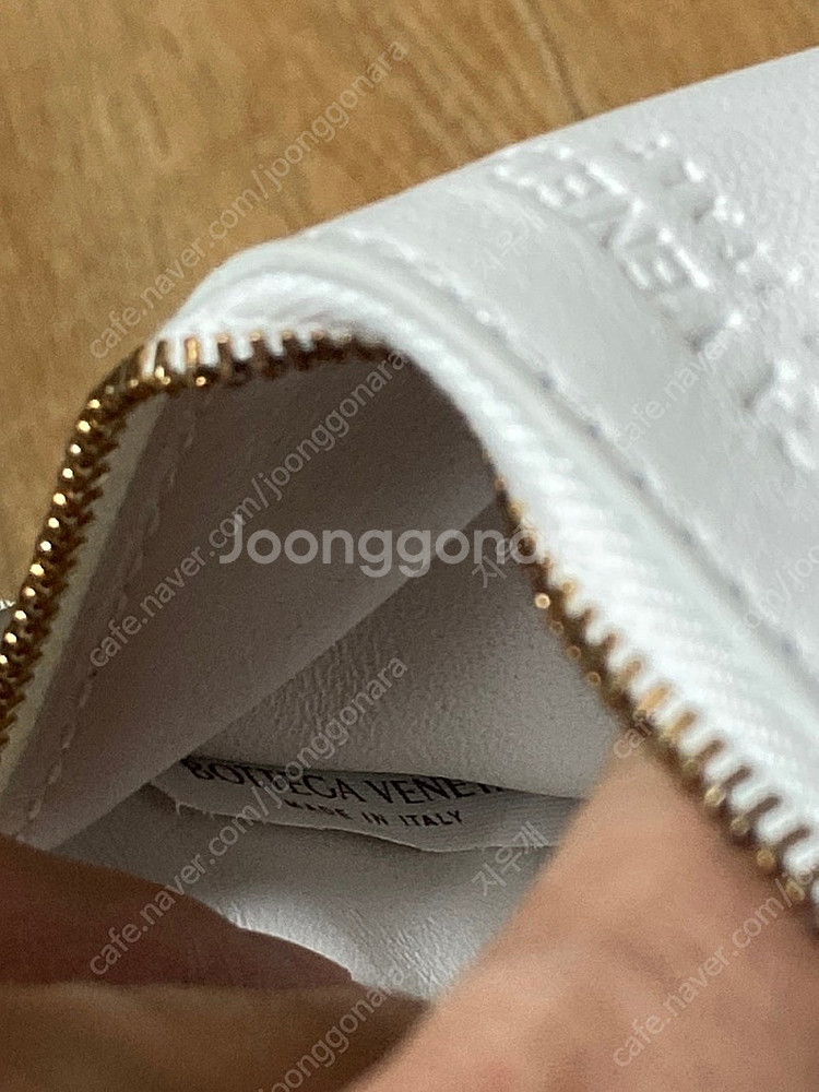 [판매] 보테가베네타 패디드 카세트백 80만원--8