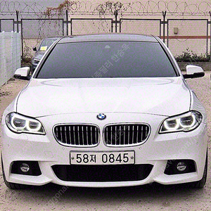 BMW5시리즈 (F10) 520d xDrive M 에어로다이나믹중고차 할부 리스 카드 저신용자 전액할부 가능합니다