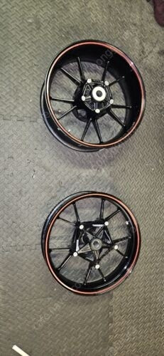 S1000RR 순정휠 앞뒤 세트 팝니다.--1