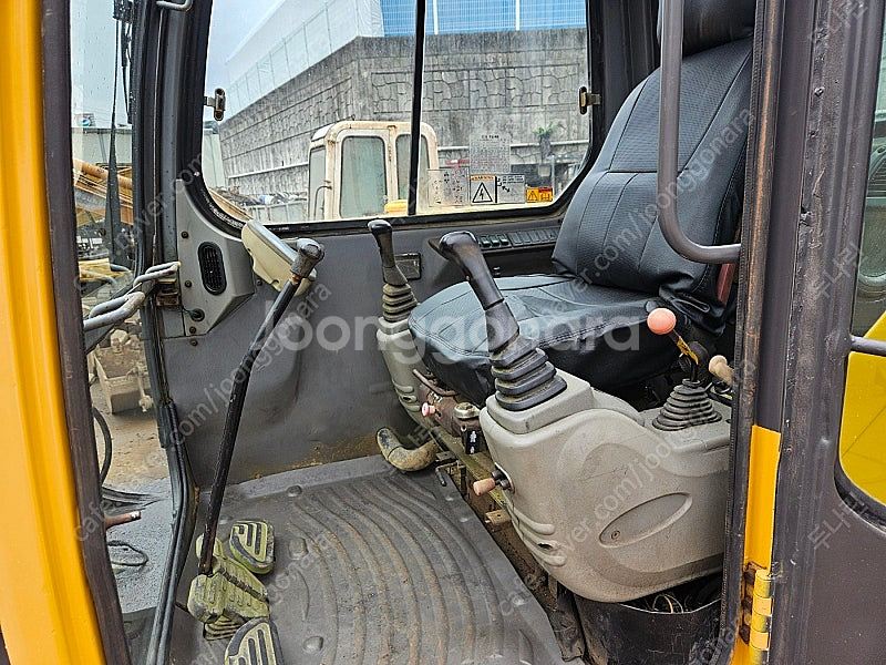 볼보 EC55 2003년식 집게장착 02 중고굴삭기--8