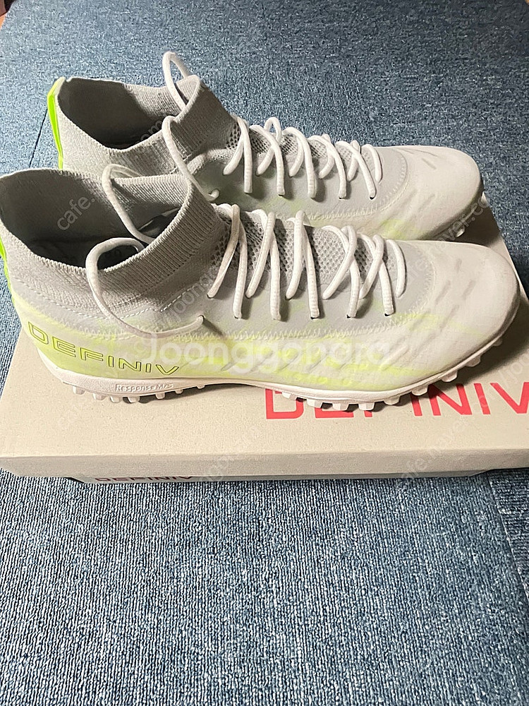 데피니브 TFxAG 축구화 판매합니다(270mm)--1