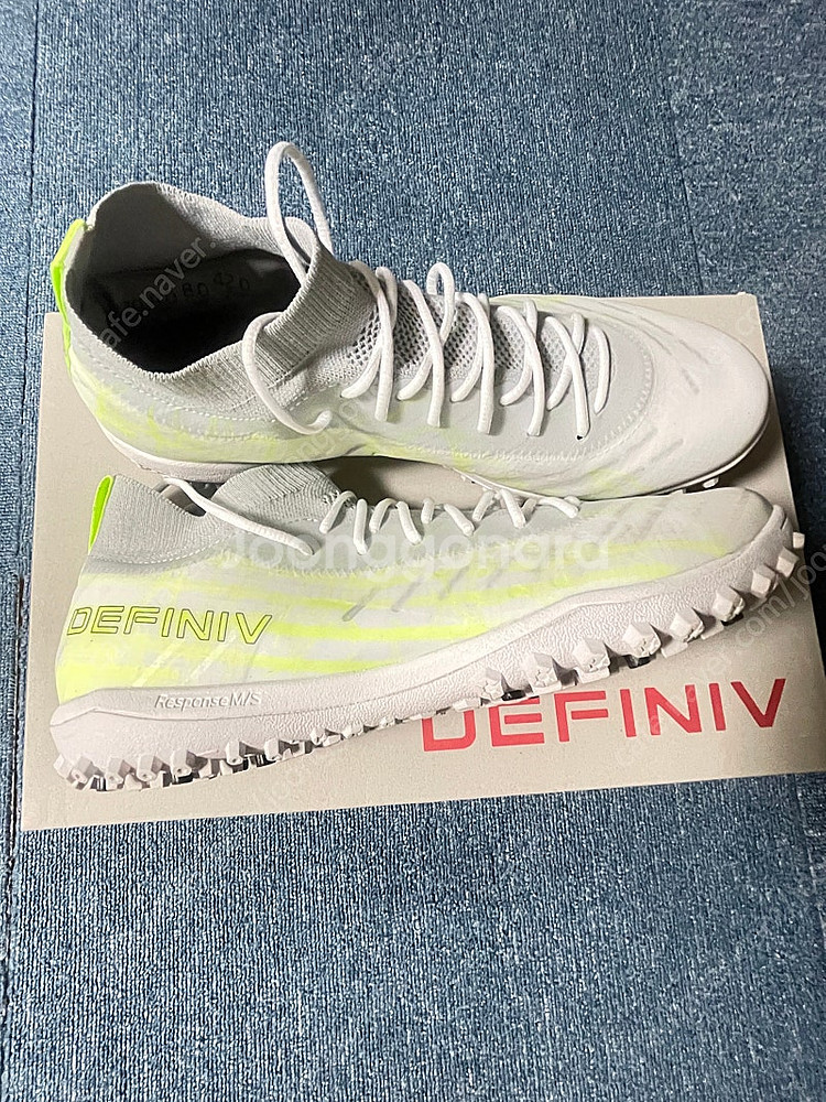 데피니브 TFxAG 축구화 판매합니다(270mm)--2