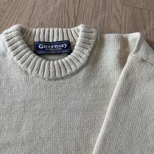 건지울른스Guernsey Woollens 아이보리 울100 니트(미착용제품)