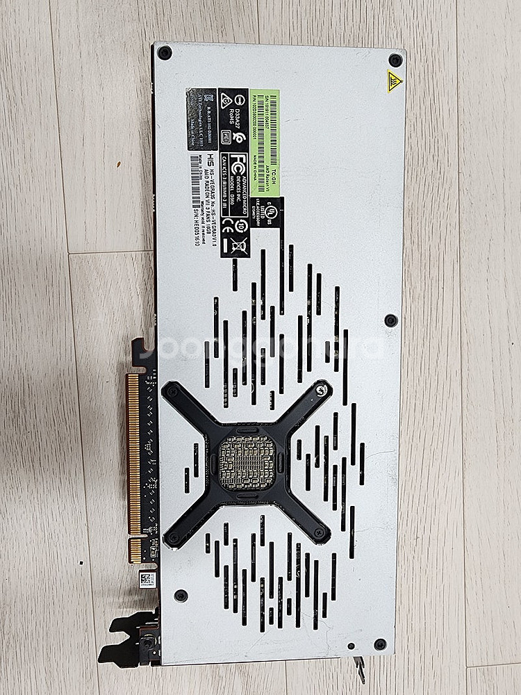 그래픽카드 고장 AMD RADEON VII 3FANS ...--2
