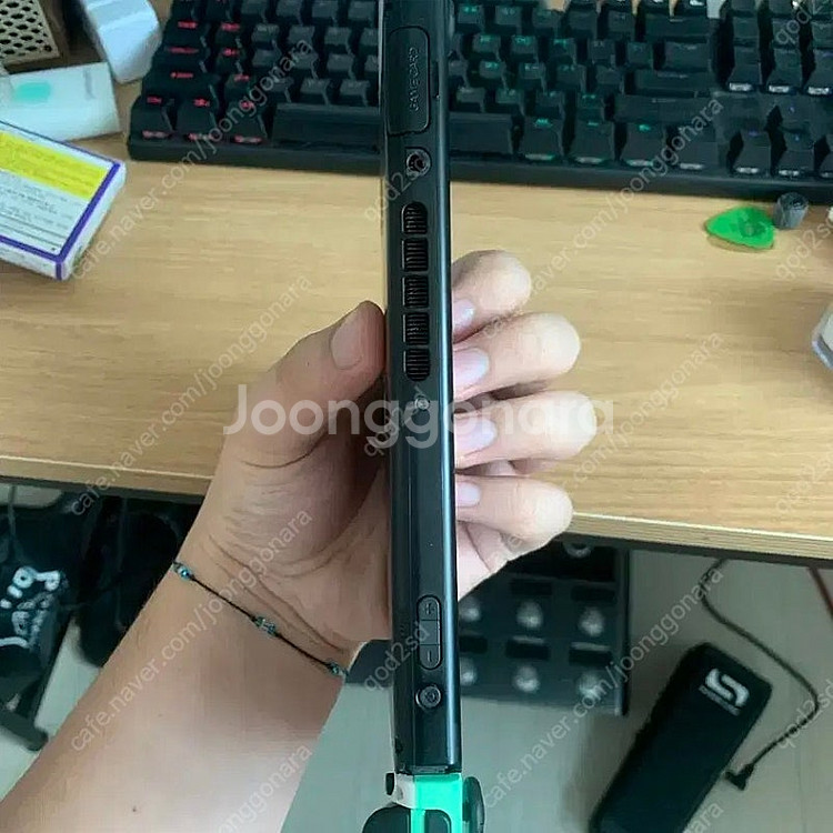 닌텐도 스위치 모동숲에디션--3