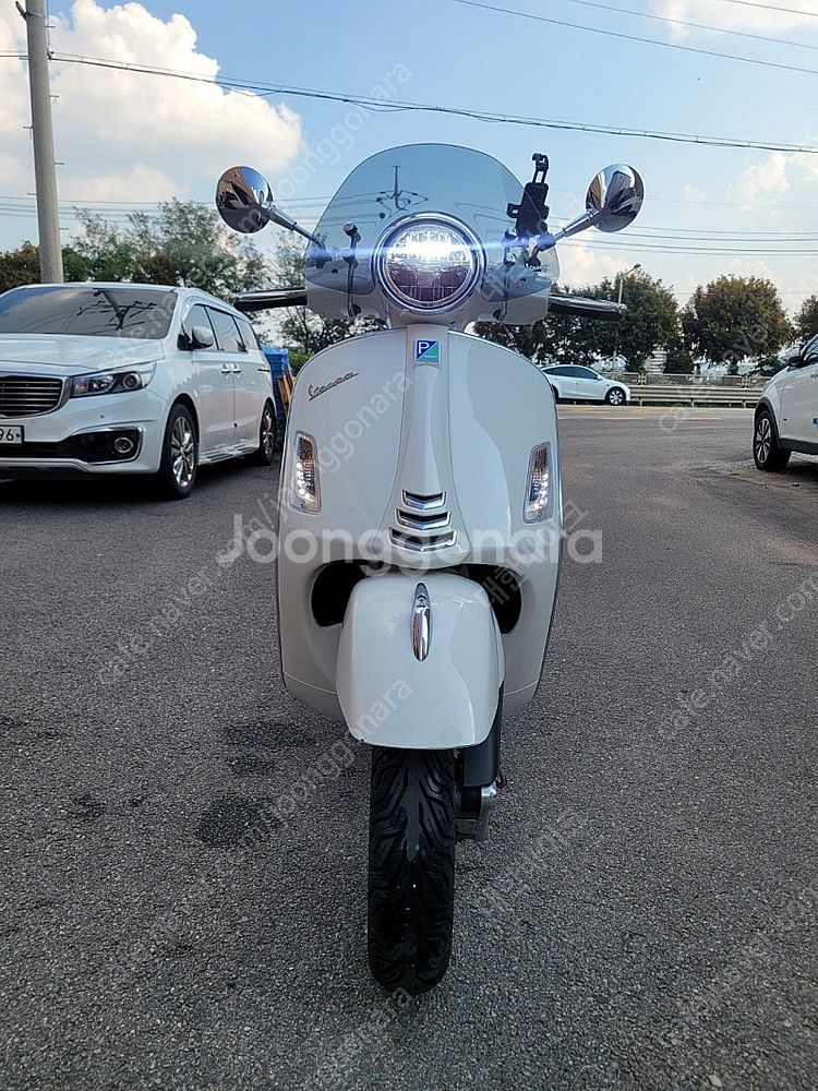 [신차보증]베스파 GTS125 23년식 화이트 이쁜스쿠...--1