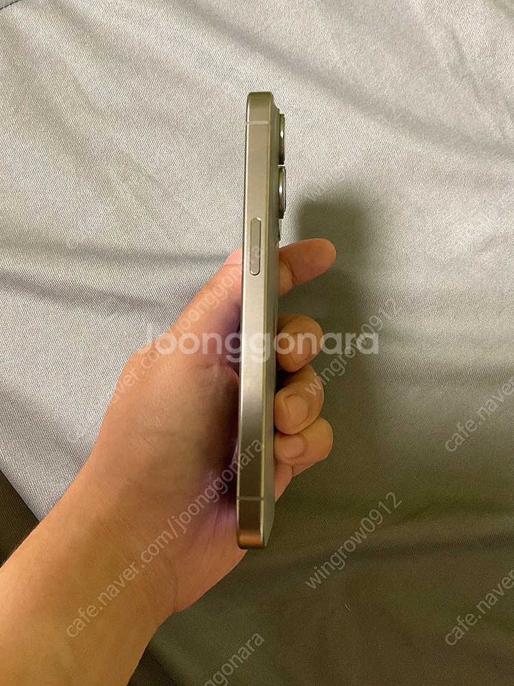 아이폰15프로 256G 네츄럴 티타늄 색상 팝니다--2