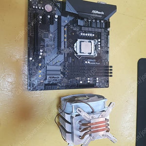 i5 9400F + Asrock B360M Pro4 (백패널 없음) 세트로 택포 9에 판매합니다.