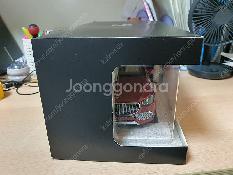 1:18 메르세데스-마이바흐 모델카 정품--1
