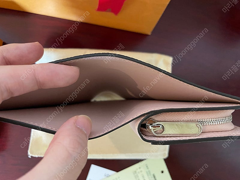 [새상품] 루이비통 클레아 월릿 (뉴진스 혜인 반지갑)--8