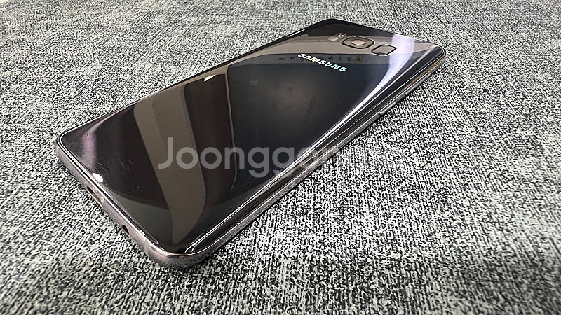 갤럭시 S8 네이비색상 64기가 파손없는 깨끗한 핸드폰...--5