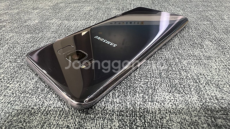 갤럭시 S8 네이비색상 64기가 파손없는 깨끗한 핸드폰...--7